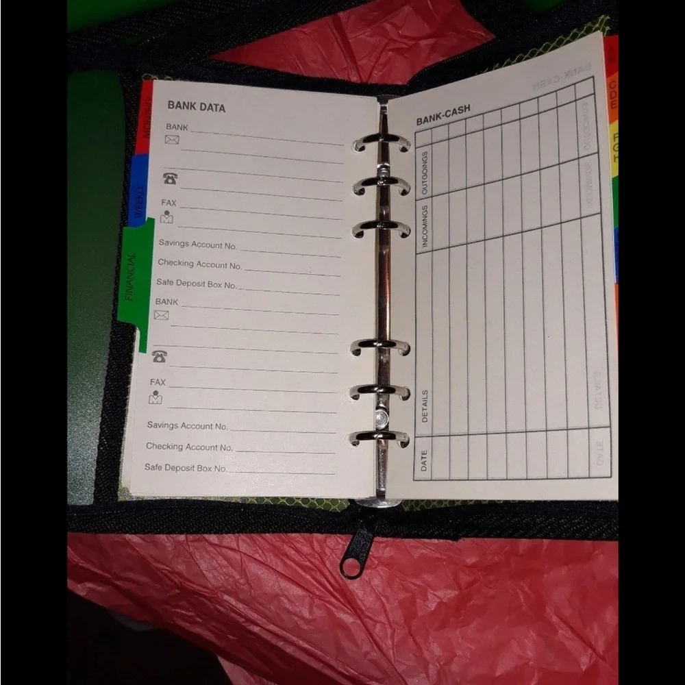 3 Green Advantage Organizer Binder Advantage organizer w/zipper pockets NW 8